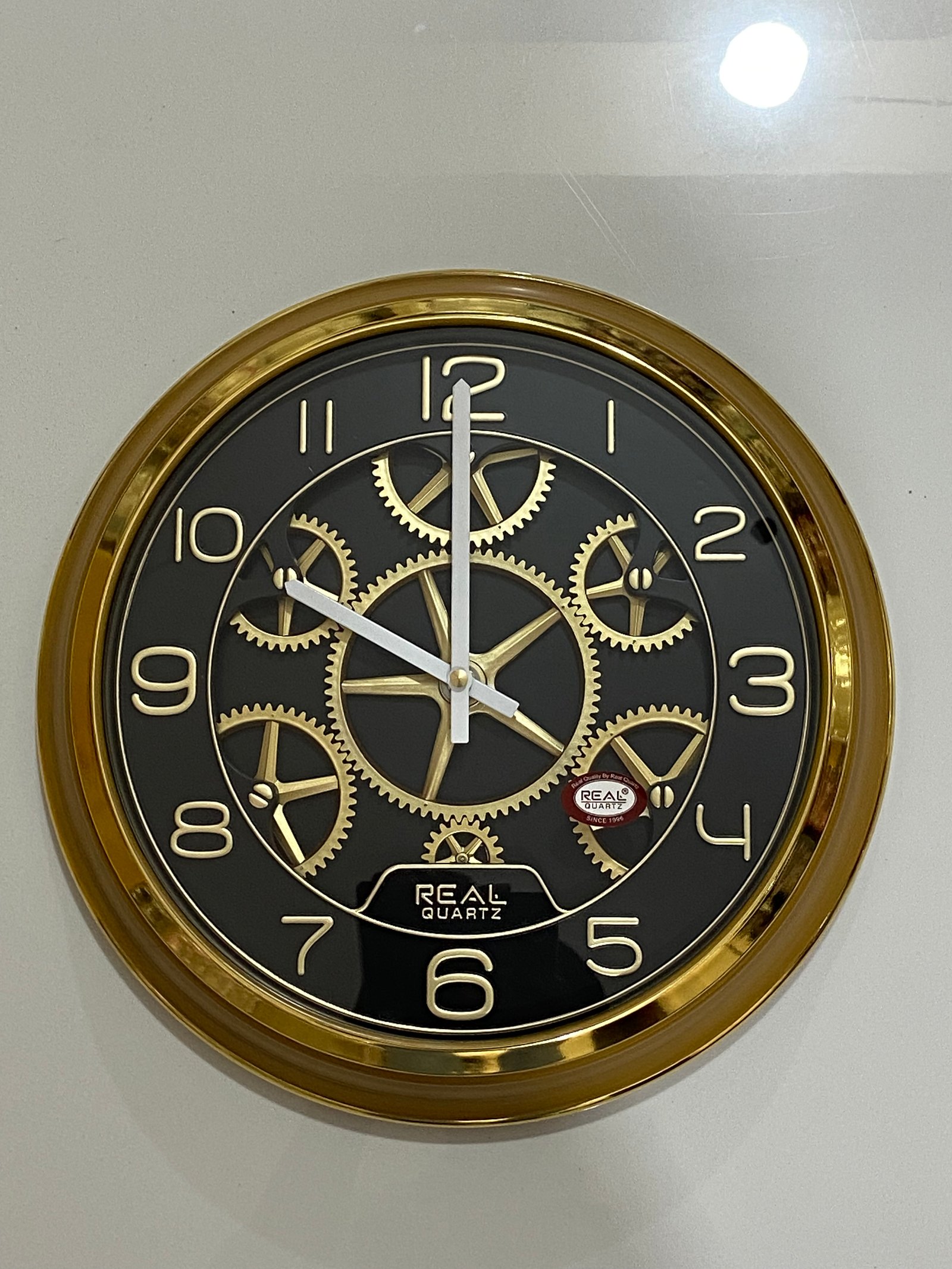 GEAR WALL CLOCK ROUND SHAPED