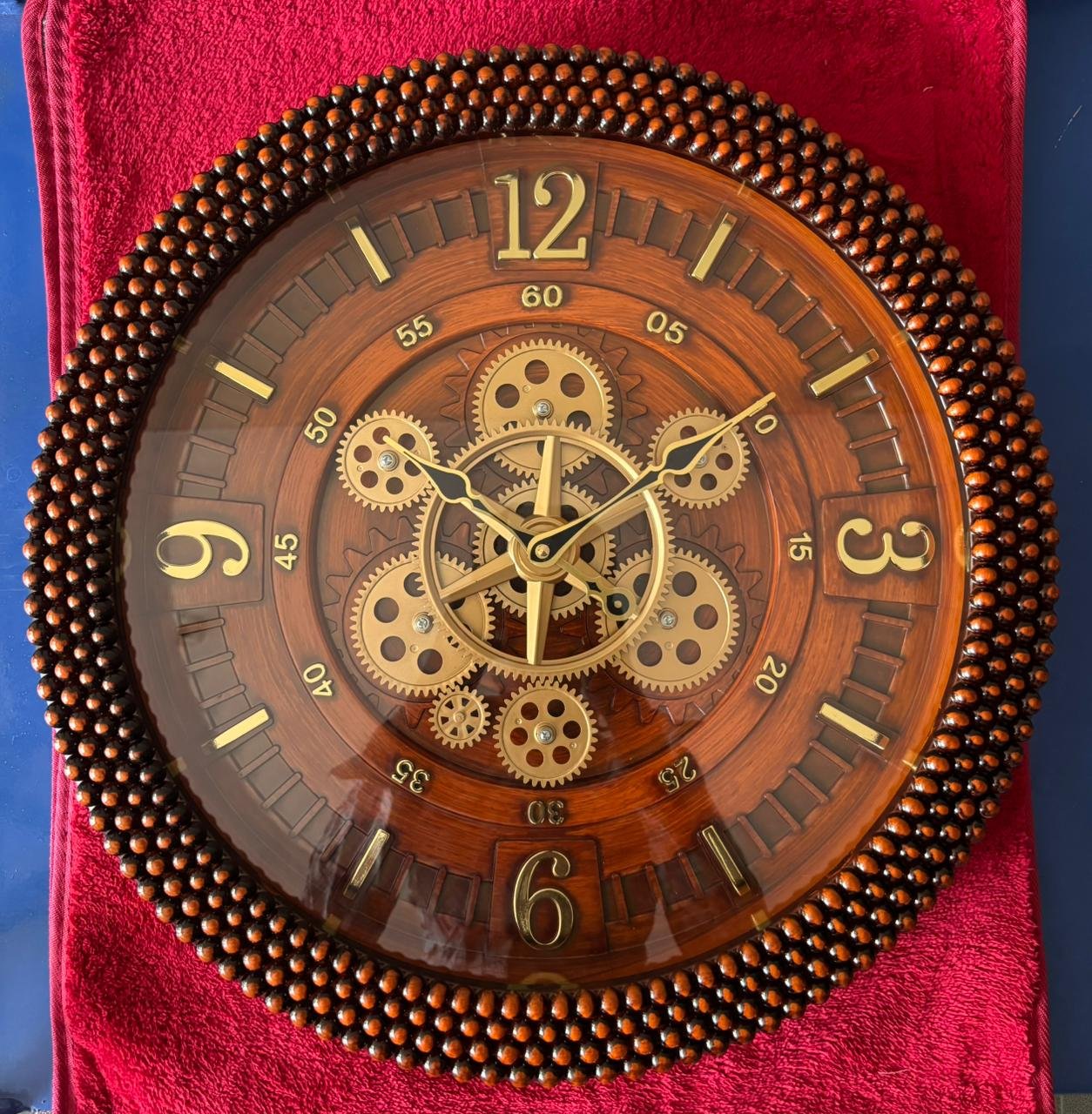 ROUND SHAPE GEAR WALL CLOCK